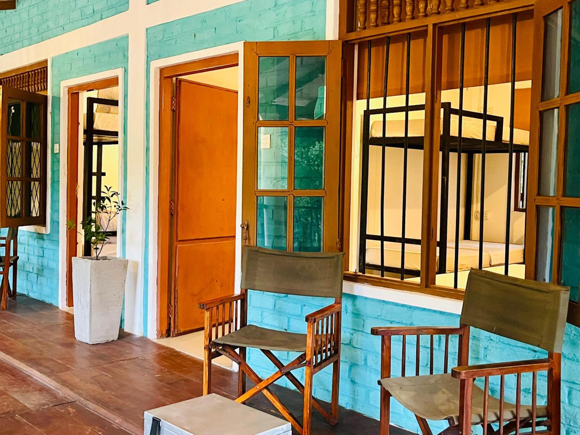 Funky Leopard Safari Lodge Bordering Yala National Park 카타라가마 외부 사진