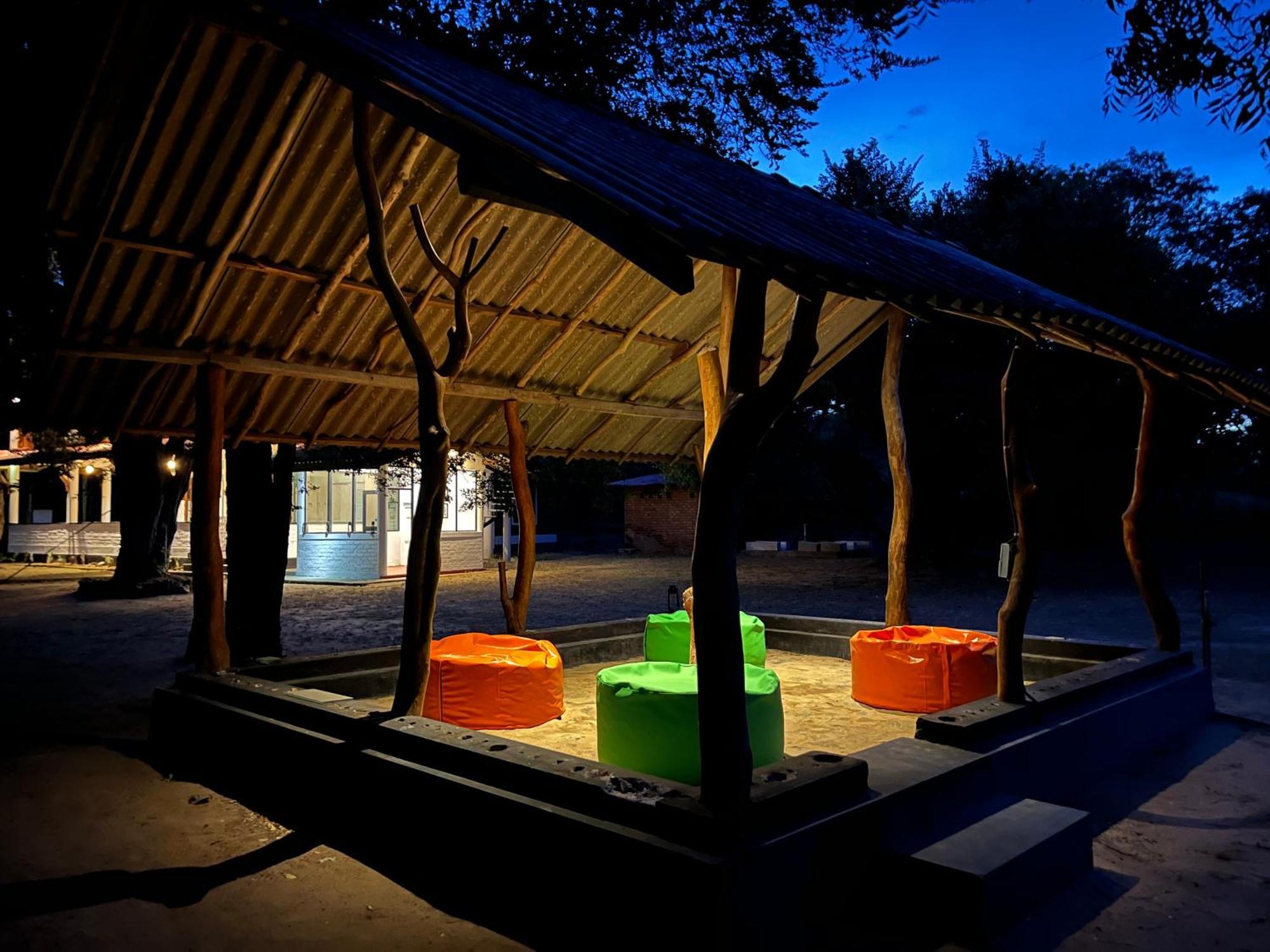 Funky Leopard Safari Lodge Bordering Yala National Park 카타라가마 외부 사진