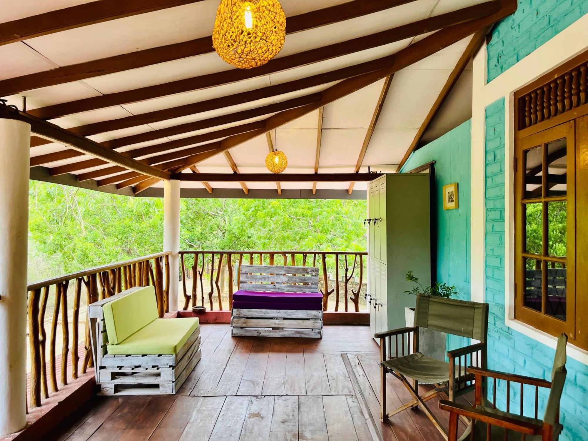 Funky Leopard Safari Lodge Bordering Yala National Park 카타라가마 외부 사진