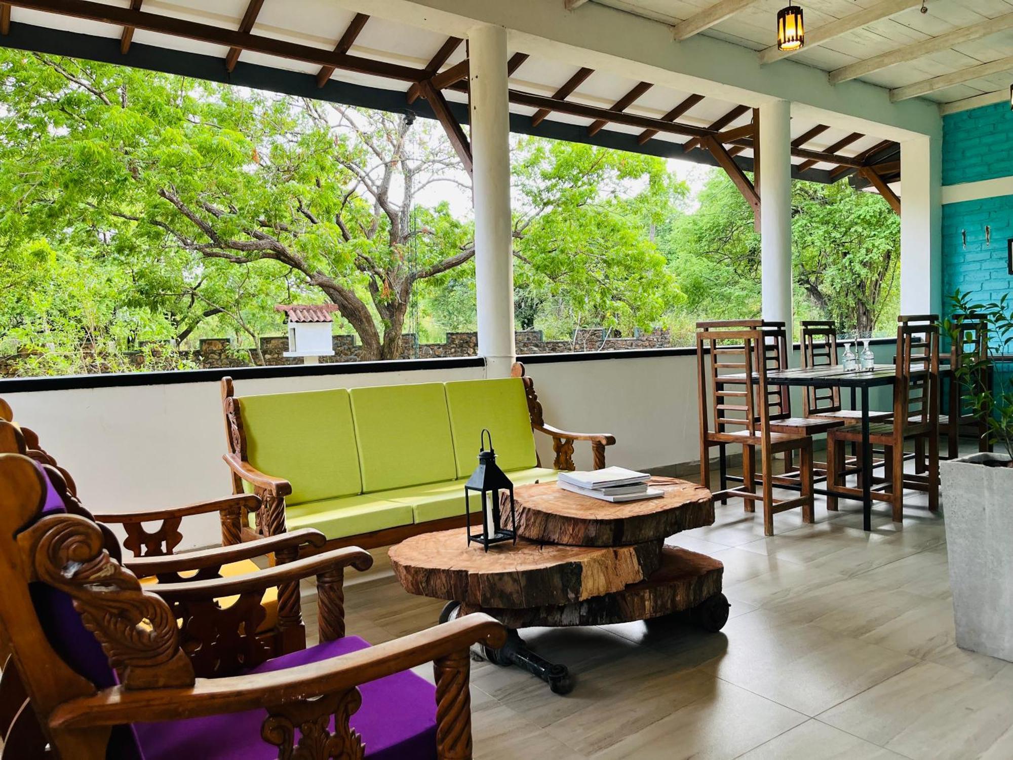 Funky Leopard Safari Lodge Bordering Yala National Park 카타라가마 외부 사진