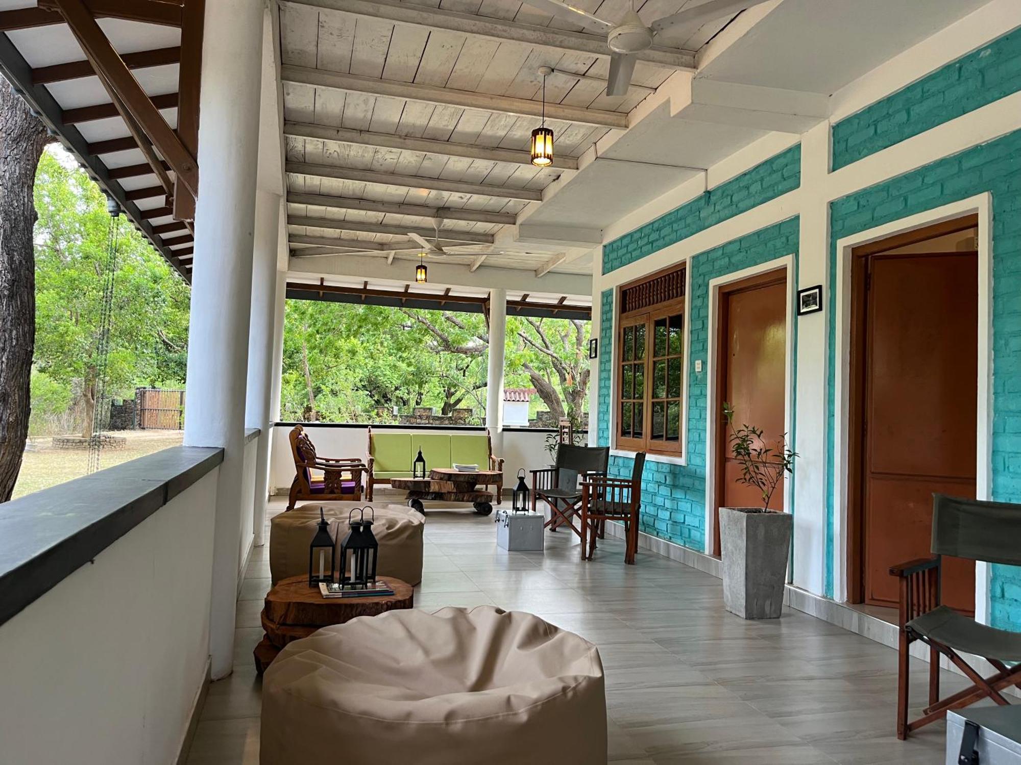 Funky Leopard Safari Lodge Bordering Yala National Park 카타라가마 외부 사진